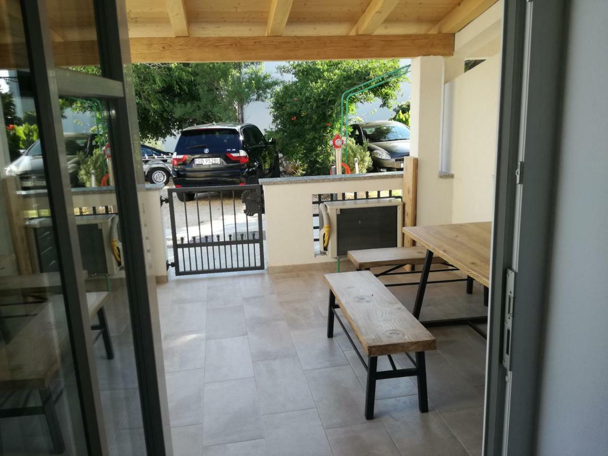 Kuca Za Odmor Pende Villa Banjol Exterior foto